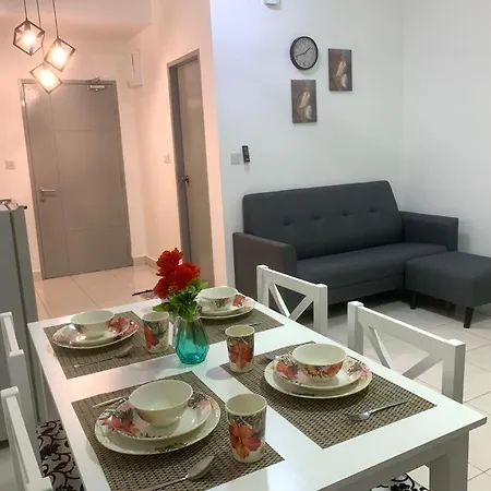 Tiara Imperio 两间房适合一家人住, 舒适和干净环境 Apartment Bangi Exterior photo